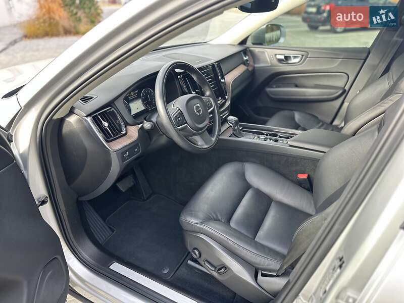 Внедорожник / Кроссовер Volvo XC60 2021 в Луцке