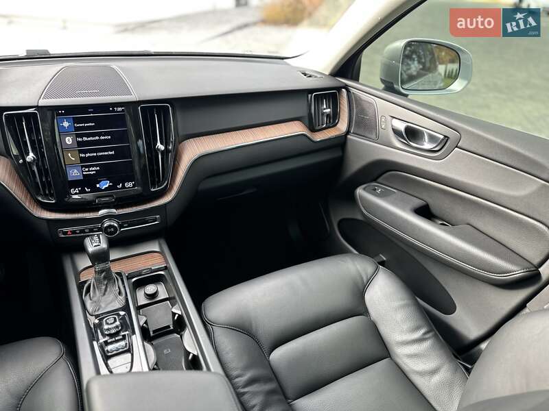 Внедорожник / Кроссовер Volvo XC60 2021 в Луцке