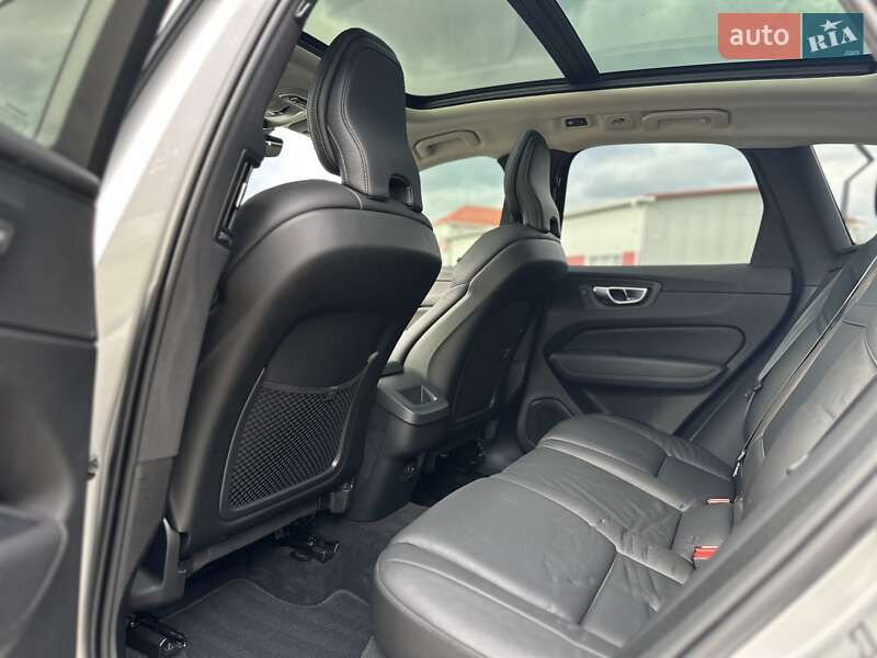 Внедорожник / Кроссовер Volvo XC60 2021 в Луцке