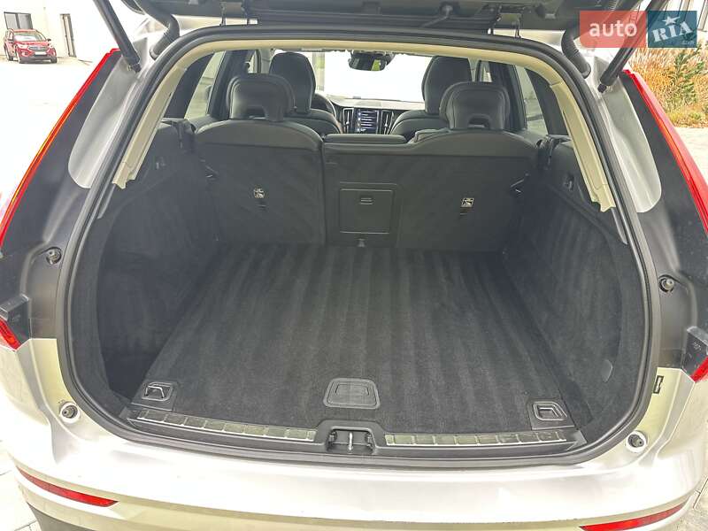 Внедорожник / Кроссовер Volvo XC60 2021 в Луцке