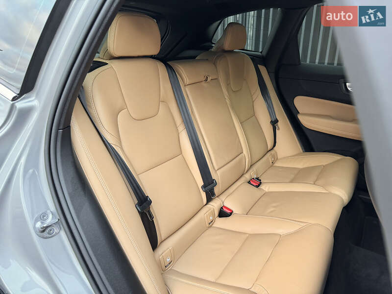Позашляховик / Кросовер Volvo XC60 2022 в Києві фото 40 Позашляховик / Кросовер Volvo XC60 2022 в Києві