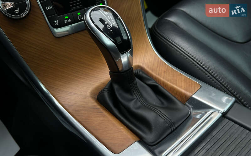 Позашляховик / Кросовер Volvo XC60 2017 в Львові фото 16 Позашляховик / Кросовер Volvo XC60 2017 в Львові