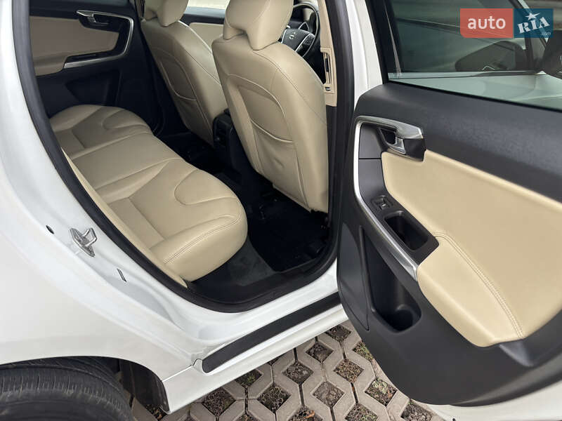 Позашляховик / Кросовер Volvo XC60 2016 в Косові фото 42 Позашляховик / Кросовер Volvo XC60 2016 в Косові