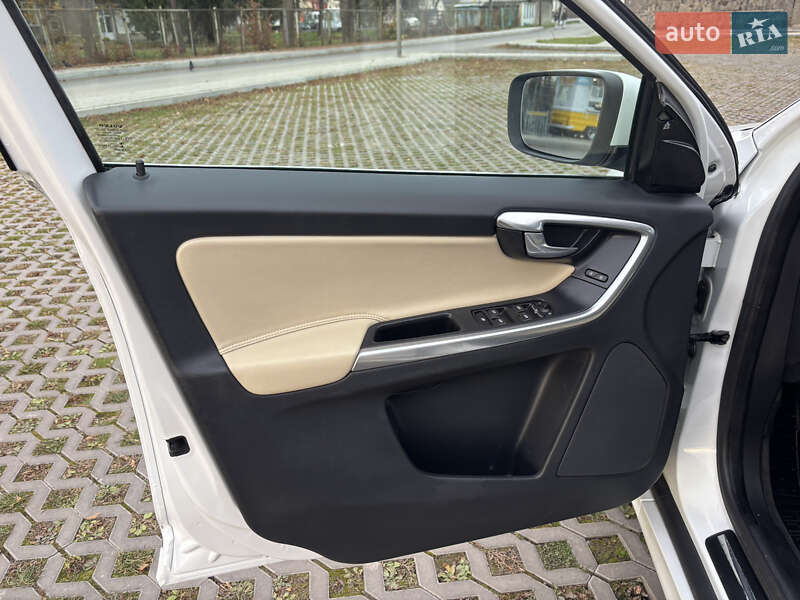 Позашляховик / Кросовер Volvo XC60 2016 в Косові фото 46 Позашляховик / Кросовер Volvo XC60 2016 в Косові