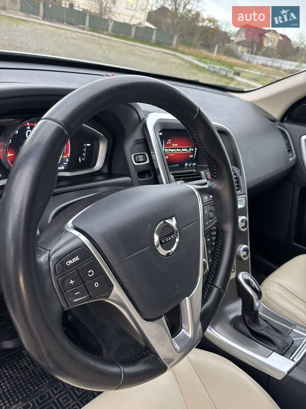 Позашляховик / Кросовер Volvo XC60 2016 в Косові фото 51 Позашляховик / Кросовер Volvo XC60 2016 в Косові
