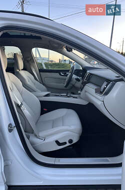 Внедорожник / Кроссовер Volvo XC60 2022 в Львове