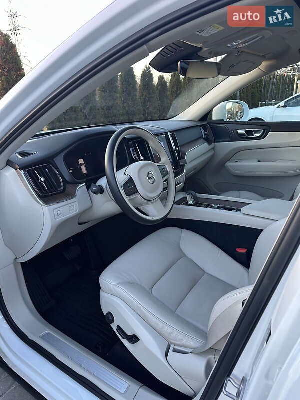 Позашляховик / Кросовер Volvo XC60 2022 в Львові