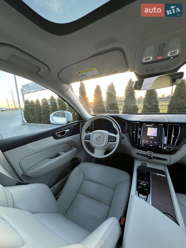 Позашляховик / Кросовер Volvo XC60 2022 в Львові