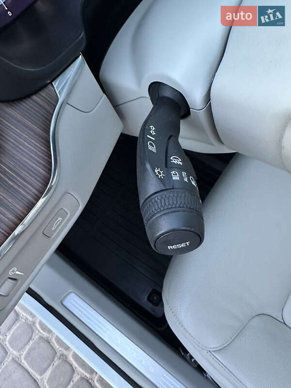 Позашляховик / Кросовер Volvo XC60 2022 в Львові