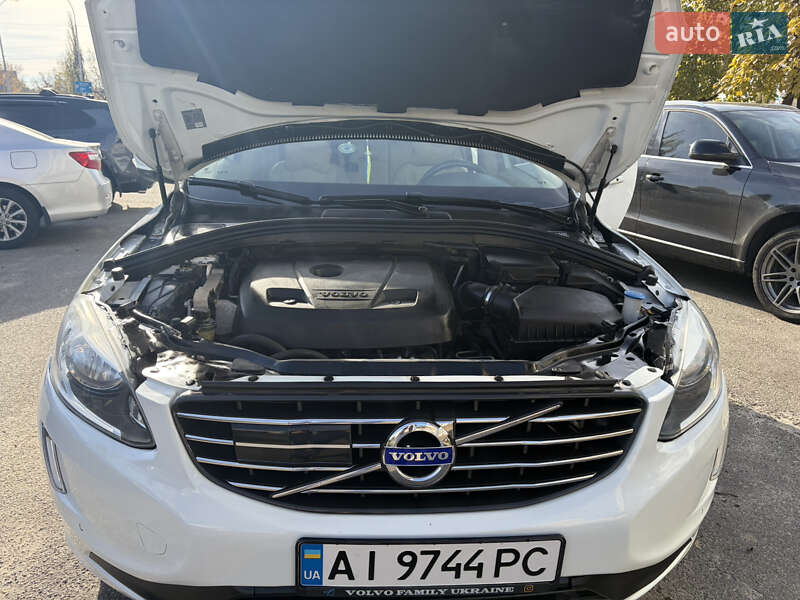 Позашляховик / Кросовер Volvo XC60 2015 в Києві