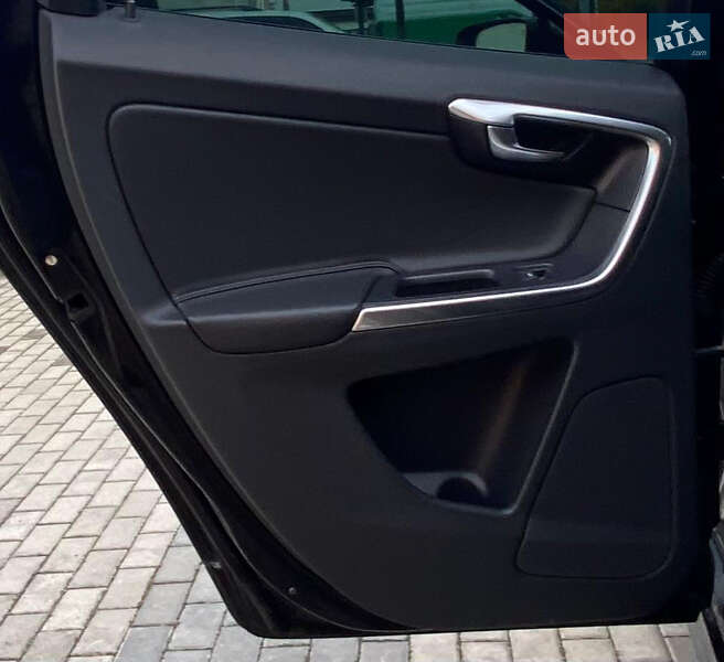 Внедорожник / Кроссовер Volvo XC60 2016 в Ровно фото 33 Внедорожник / Кроссовер Volvo XC60 2016 в Ровно