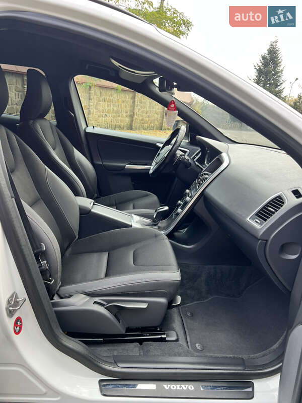 Внедорожник / Кроссовер Volvo XC60 2013 в Черновцах фото 34 Внедорожник / Кроссовер Volvo XC60 2013 в Черновцах