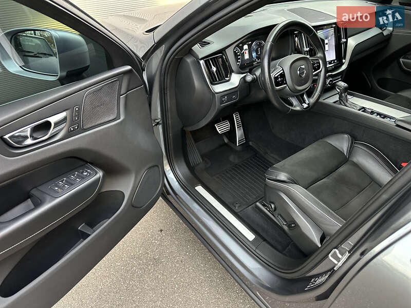Внедорожник / Кроссовер Volvo XC60 2018 в Киеве фото 29 Внедорожник / Кроссовер Volvo XC60 2018 в Киеве