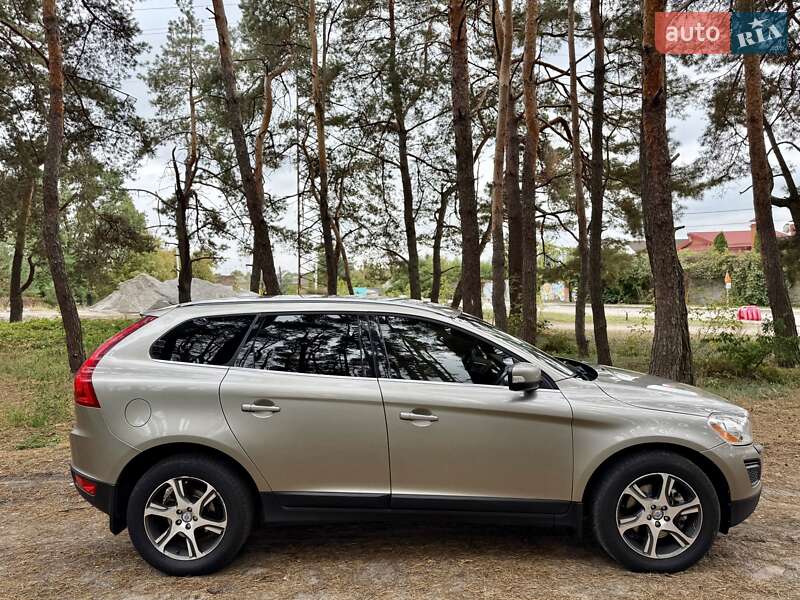 Внедорожник / Кроссовер Volvo XC60 2012 в Киеве
