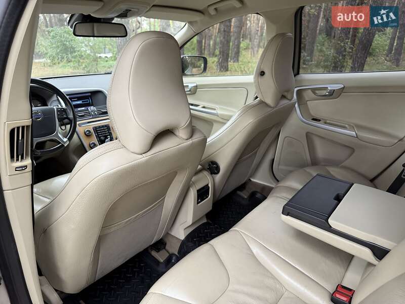 Внедорожник / Кроссовер Volvo XC60 2012 в Киеве