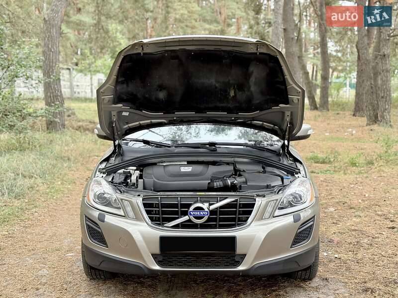 Внедорожник / Кроссовер Volvo XC60 2012 в Киеве