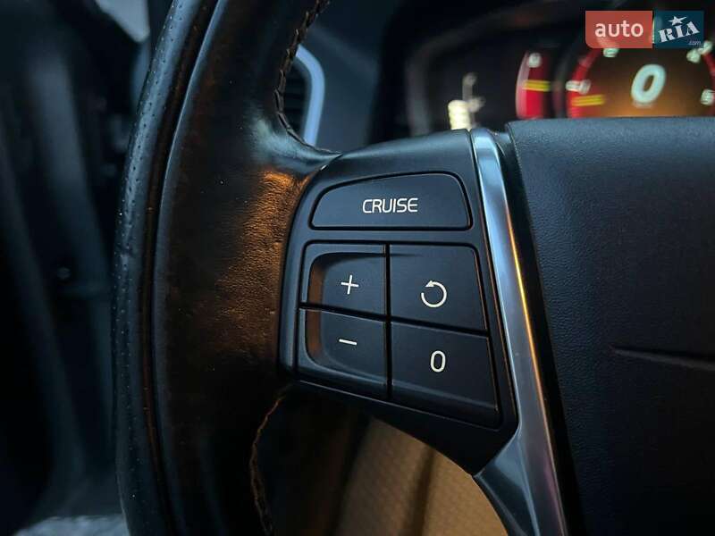 Внедорожник / Кроссовер Volvo XC60 2013 в Львове