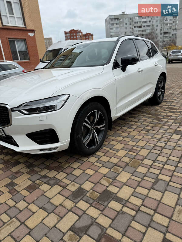 Внедорожник / Кроссовер Volvo XC60 2019 в Киеве