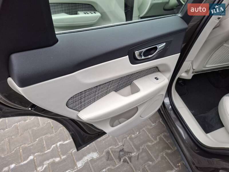 Внедорожник / Кроссовер Volvo XC60 2020 в Бережанах