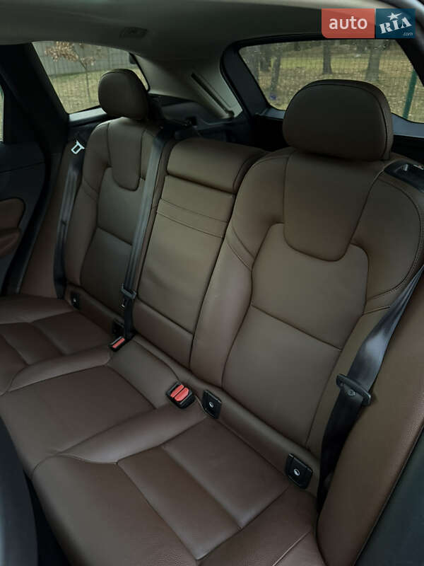 Позашляховик / Кросовер Volvo XC60 2018 в Львові фото 19 Позашляховик / Кросовер Volvo XC60 2018 в Львові