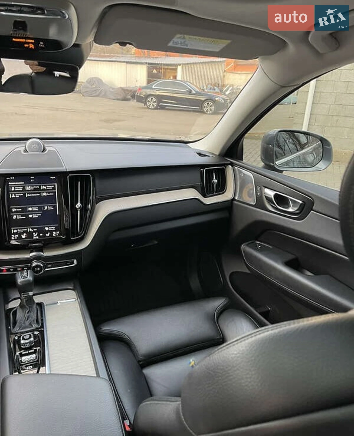 2017 Volvo XC60 - мініатюра 16