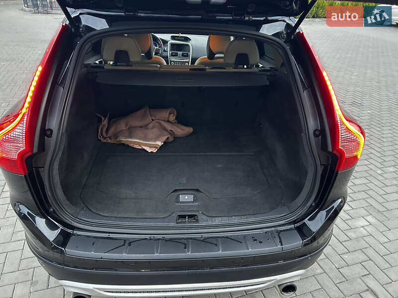 Позашляховик / Кросовер Volvo XC60 2011 в Луцьку фото 6 Позашляховик / Кросовер Volvo XC60 2011 в Луцьку