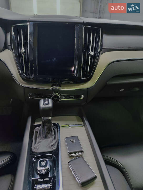 Внедорожник / Кроссовер Volvo XC60 2017 в Каменском фото 15 Внедорожник / Кроссовер Volvo XC60 2017 в Каменском