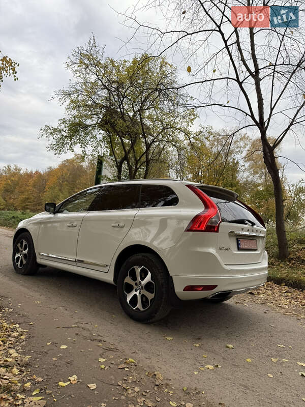 Внедорожник / Кроссовер Volvo XC60 2014 в Почаеве