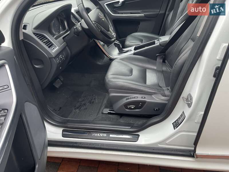 Позашляховик / Кросовер Volvo XC60 2016 в Луцьку фото 42 Позашляховик / Кросовер Volvo XC60 2016 в Луцьку