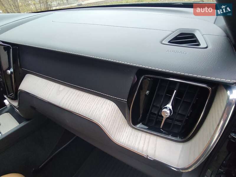 Позашляховик / Кросовер Volvo XC60 2020 в Нововолинську