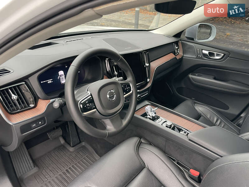 Позашляховик / Кросовер Volvo XC60 2024 в Дніпрі