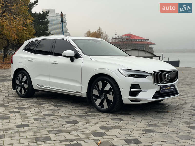 Позашляховик / Кросовер Volvo XC60 2024 в Дніпрі