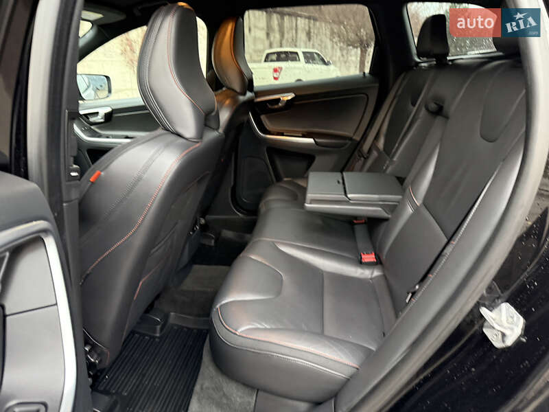 Внедорожник / Кроссовер Volvo XC60 2015 в Ровно