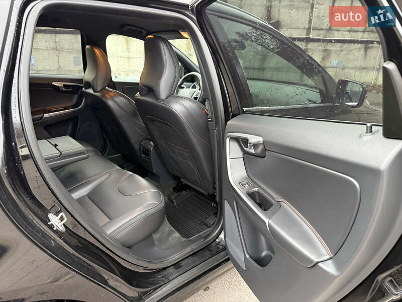 Внедорожник / Кроссовер Volvo XC60 2015 в Ровно