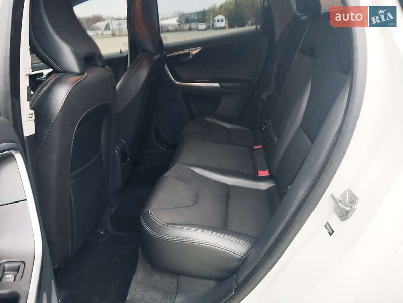 Внедорожник / Кроссовер Volvo XC60 2015 в Одессе фото 10 Внедорожник / Кроссовер Volvo XC60 2015 в Одессе