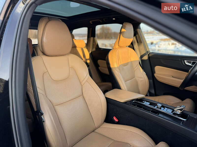Внедорожник / Кроссовер Volvo XC60 2022 в Ирпене