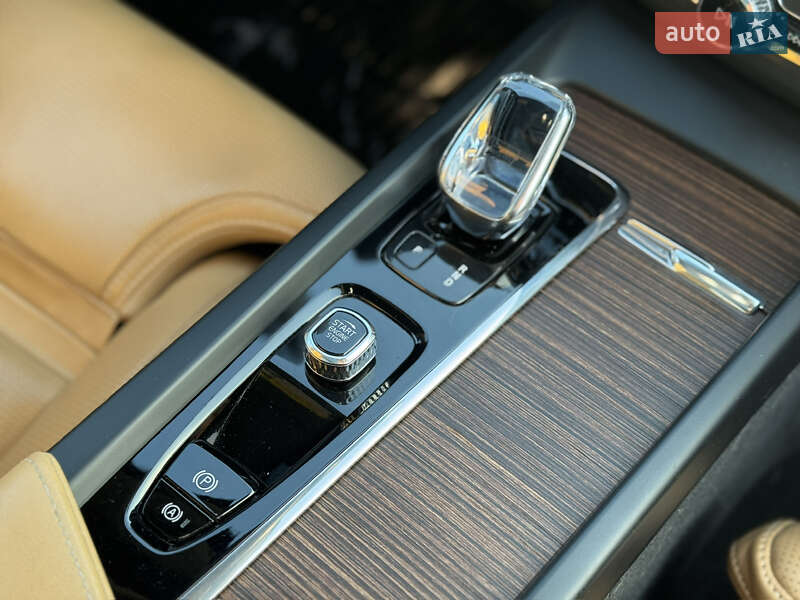 Внедорожник / Кроссовер Volvo XC60 2022 в Ирпене