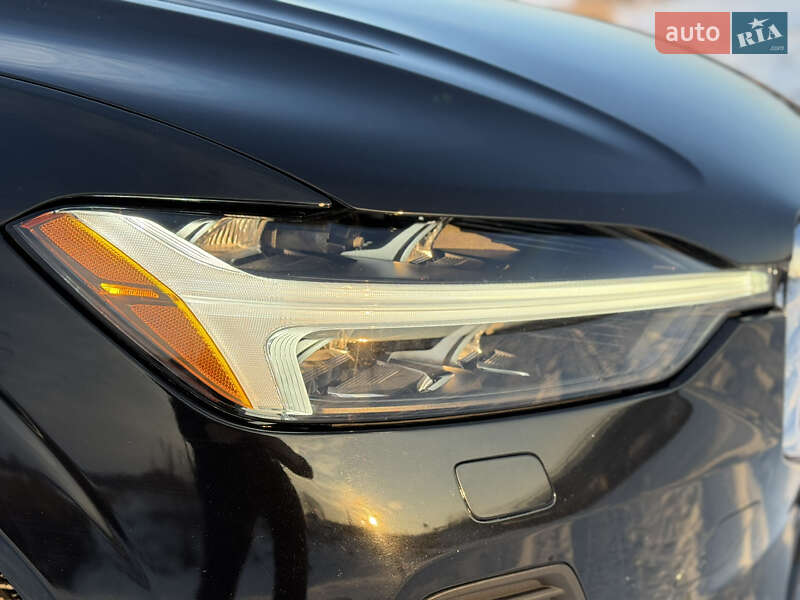 Внедорожник / Кроссовер Volvo XC60 2022 в Ирпене