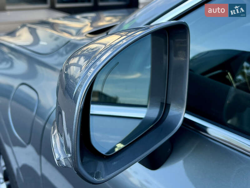 Позашляховик / Кросовер Volvo XC60 2019 в Києві