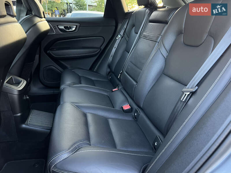 Позашляховик / Кросовер Volvo XC60 2019 в Києві