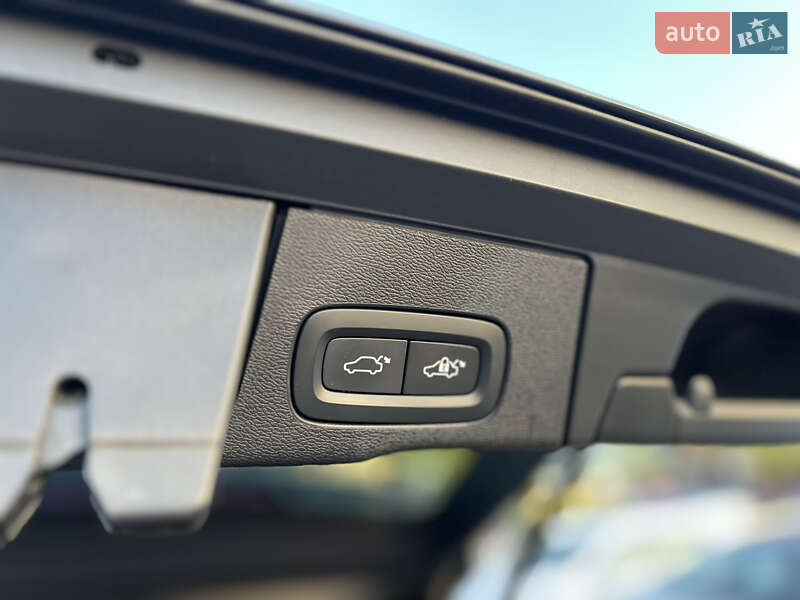 Позашляховик / Кросовер Volvo XC60 2019 в Києві