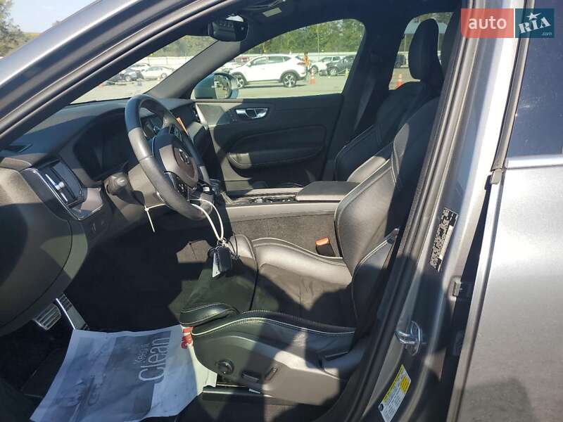 Внедорожник / Кроссовер Volvo XC60 2019 в Львове