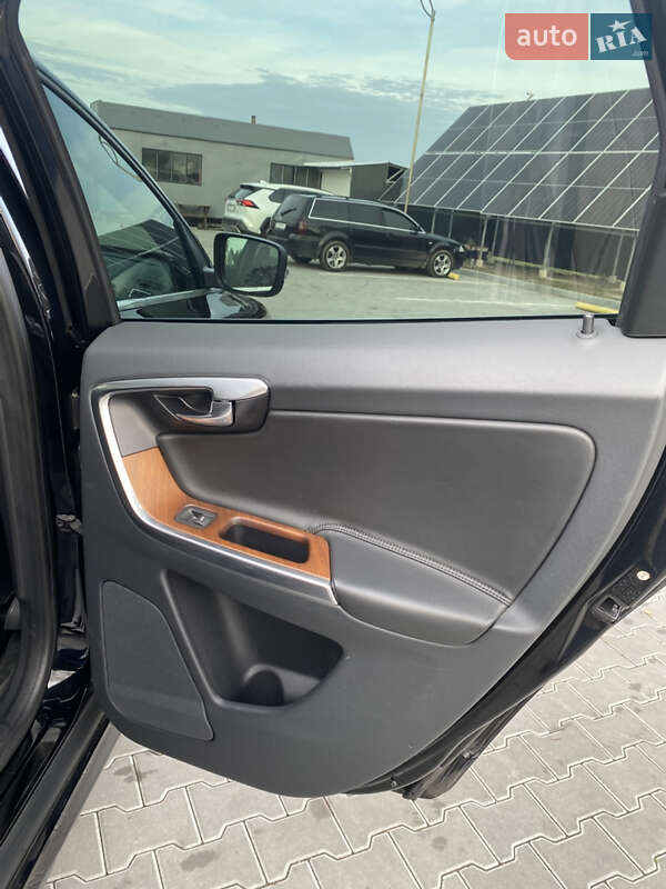 Внедорожник / Кроссовер Volvo XC60 2017 в Владимире фото 26 Внедорожник / Кроссовер Volvo XC60 2017 в Владимире