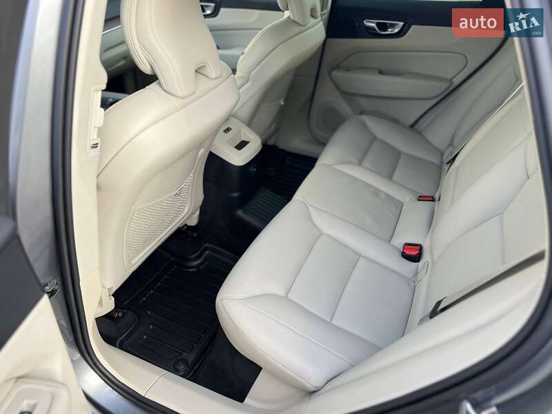 Позашляховик / Кросовер Volvo XC60 2021 в Івано-Франківську