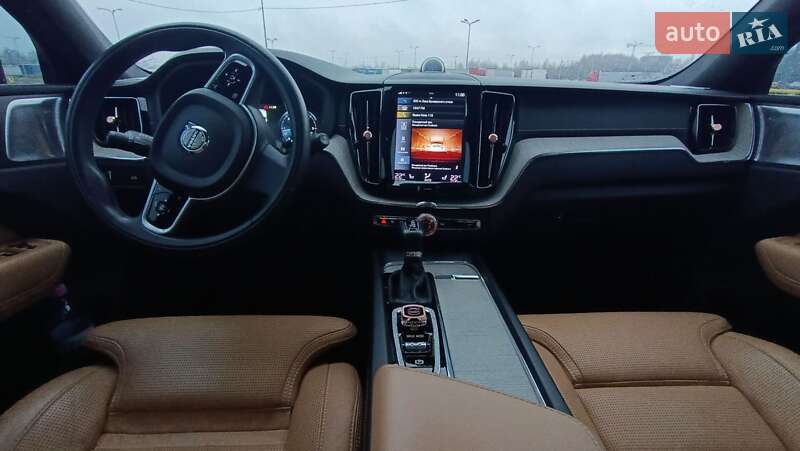 Внедорожник / Кроссовер Volvo XC60 2019 в Львове
