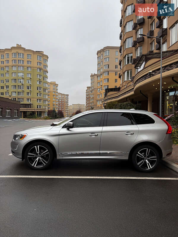 Внедорожник / Кроссовер Volvo XC60 2015 в Киеве