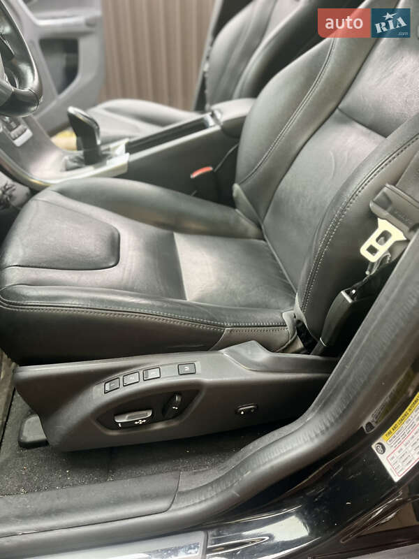 Внедорожник / Кроссовер Volvo XC60 2015 в Львове