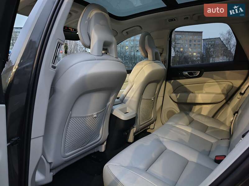 Позашляховик / Кросовер Volvo XC60 2018 в Тернополі фото 10 Позашляховик / Кросовер Volvo XC60 2018 в Тернополі