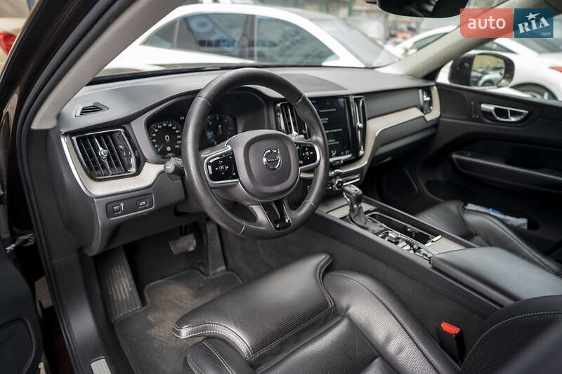 Внедорожник / Кроссовер Volvo XC60 2018 в Киеве
