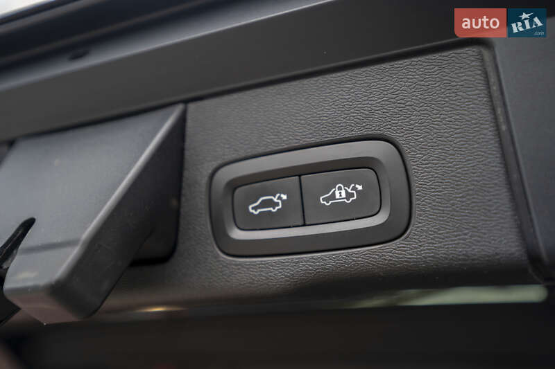 Внедорожник / Кроссовер Volvo XC60 2018 в Киеве